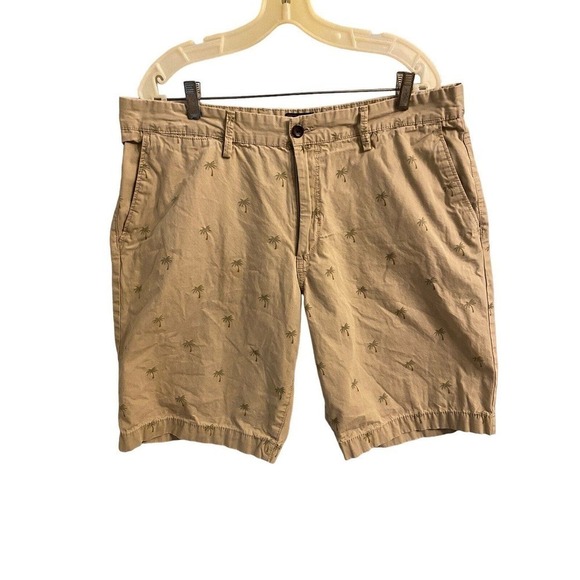 Gap KHAKIS Palm Tree Shorts Mens 38 - Picture 1 of 9